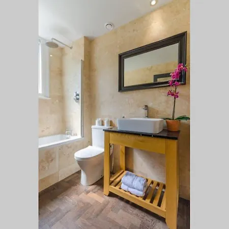 Classroom Flat In A Converted School In Town Centre Apartment Fowey