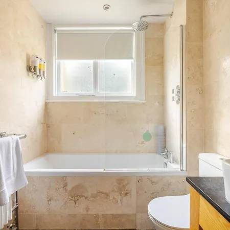 Apartment Classroom Flat In A Converted School In Town Centre