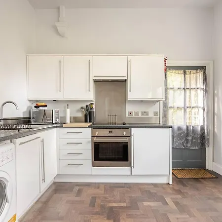Classroom Flat In A Converted School In Town Centre Apartment Fowey