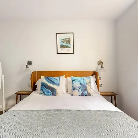 Apartment Classroom Flat In A Converted School In Town Centre *